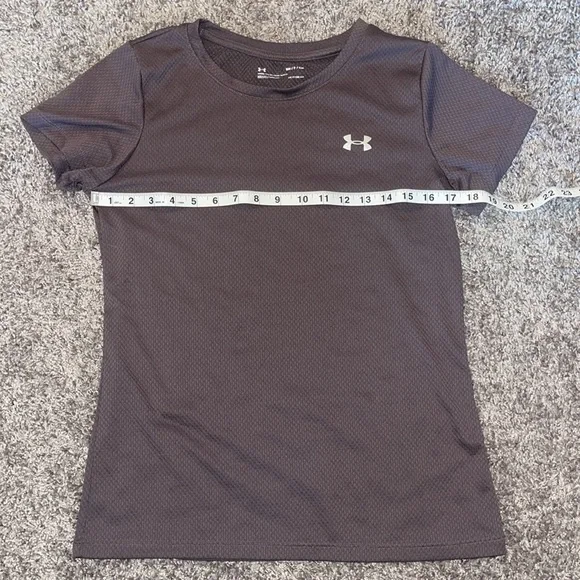 Women's Short Sleeve Purple Loose Fit Heat Gear Under Armour Shirt - Picture 3 of 6